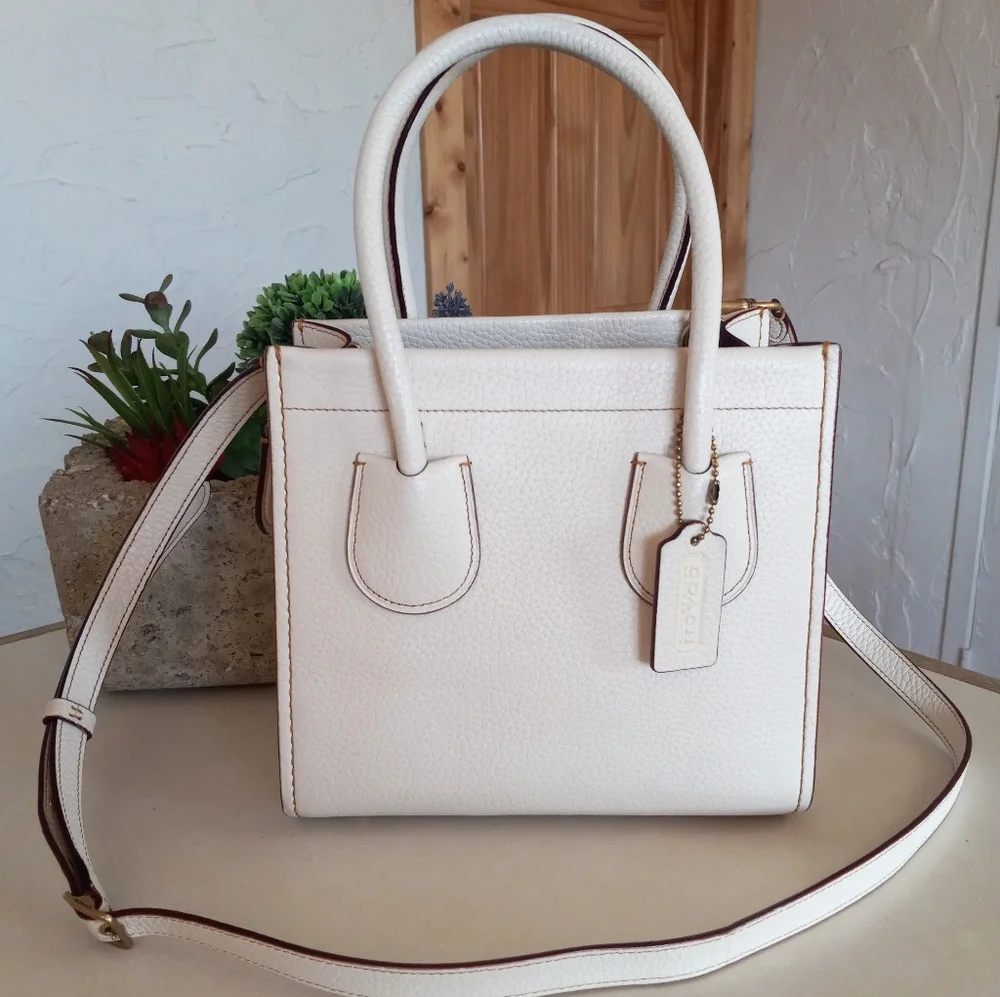Cashin Carry Tote 22, Chalk Remake from the 1969 Bonnie Cashin design.